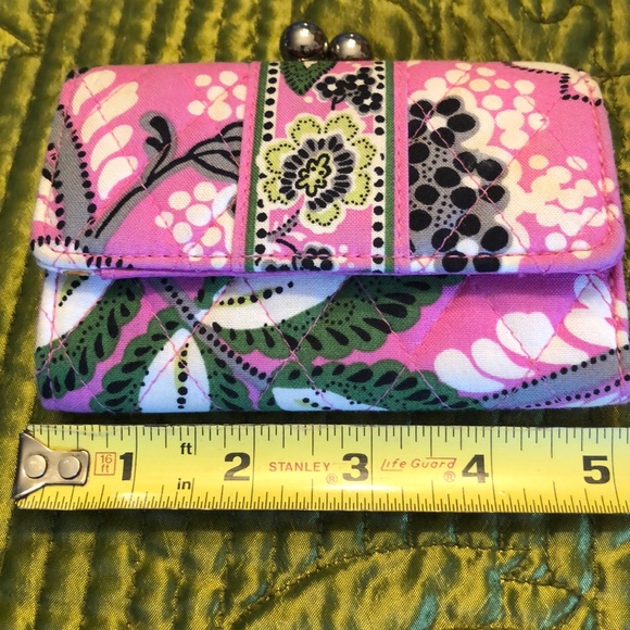 Vera Bradley pink & green floral wallet/coin purse - Picture 7 of 7